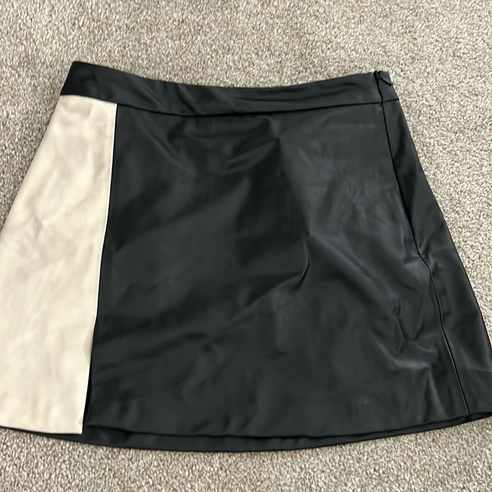 Black and white leather skirt
